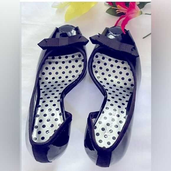 Timeless Anne Klein peep-toe black patent heels with bow detail! - Picture 4 of 7